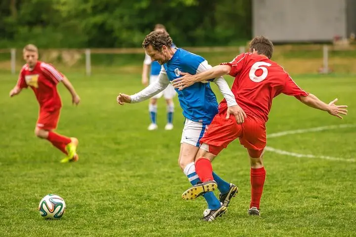 soccer-shielding-the-ball