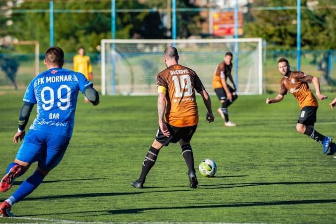 What is a Left Back in Soccer? (Full Position Guide)