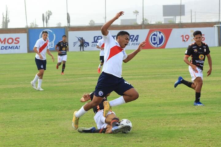 soccer-flopping soccer-player-flopping-and-sells-contact-during-a-soccer-match