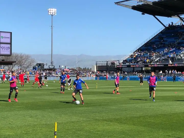 mls-players-practicing