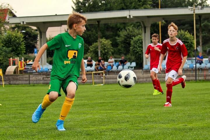 player-number-8-in-soccer-prepares-to-receive-the-pass-during-a-match